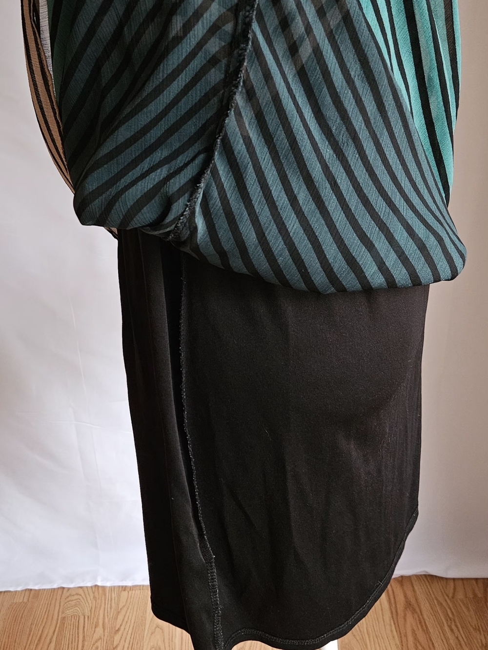 ECI New York Shift Dress Size 8 Striped V-Neck Bell Sleeve Sheer Overlay Teal - Picture 8 of 15